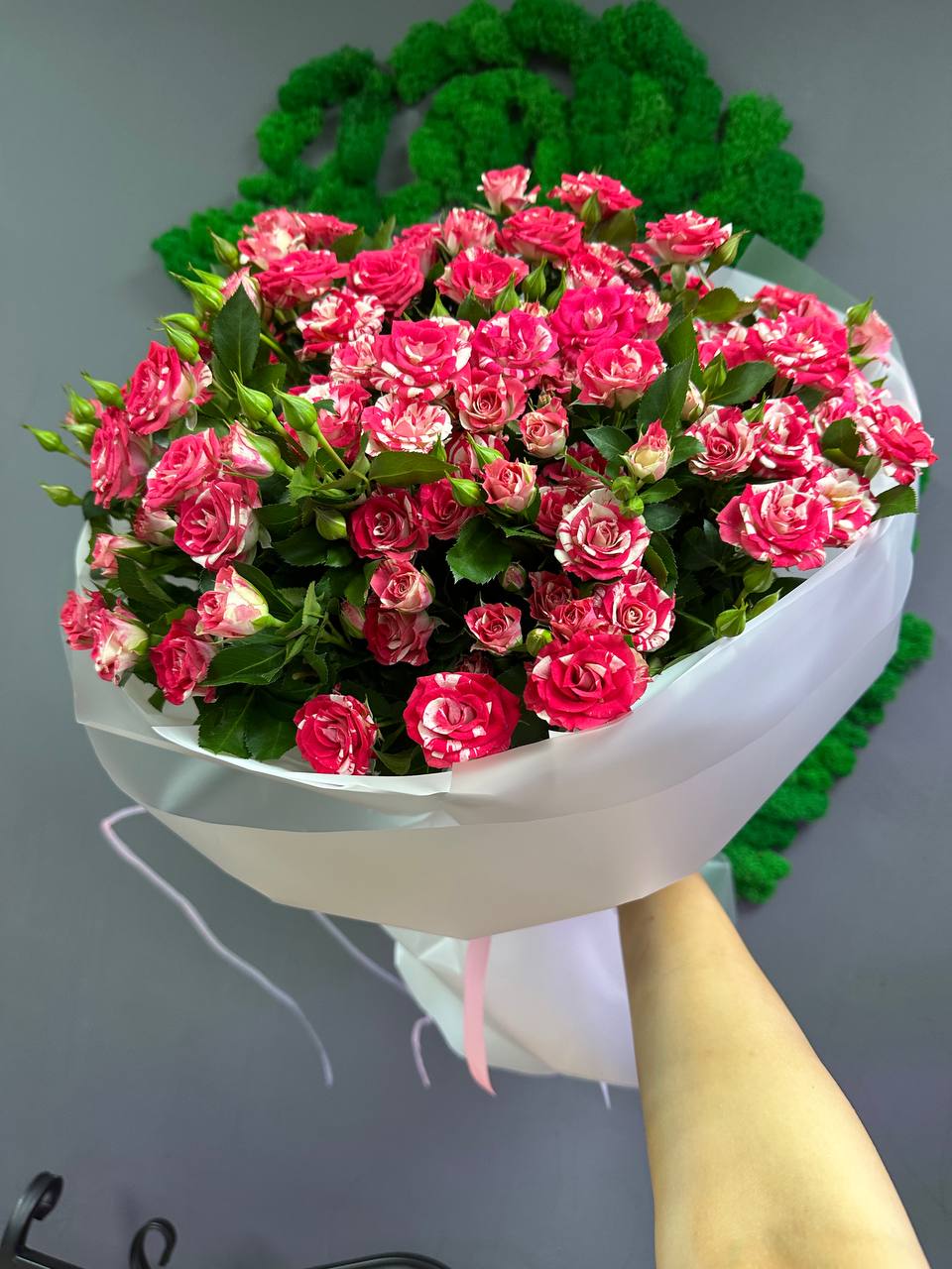 Букет из кустовых роз