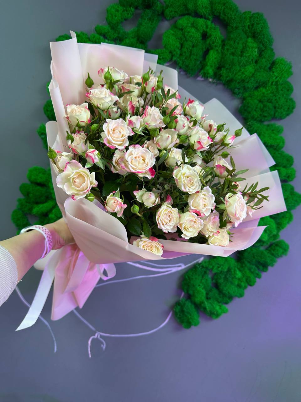 Букет из кустовых роз