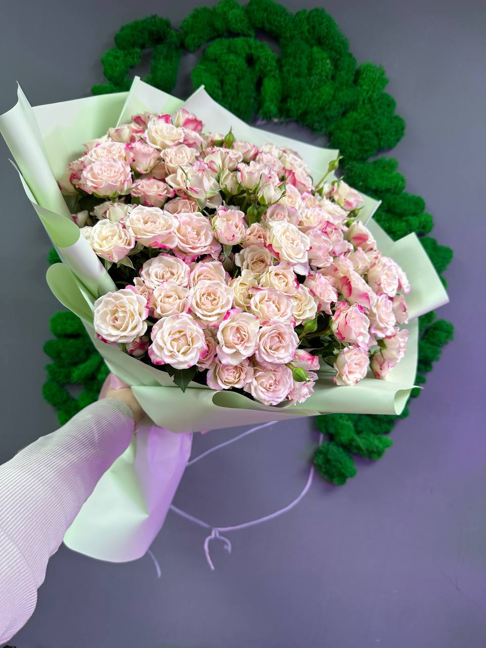 Букет из кустовых роз