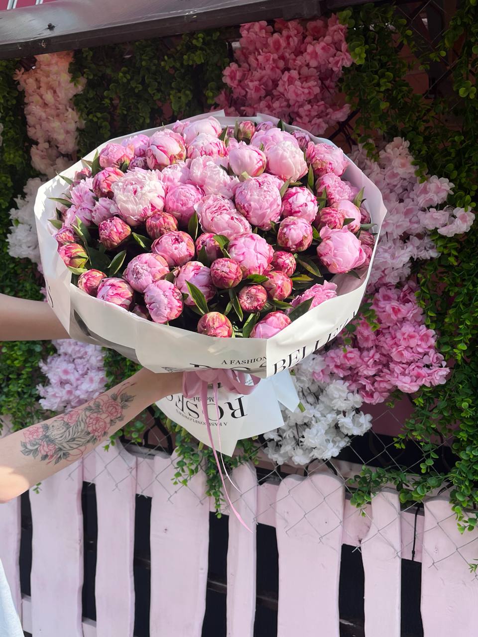 Букет из пионов