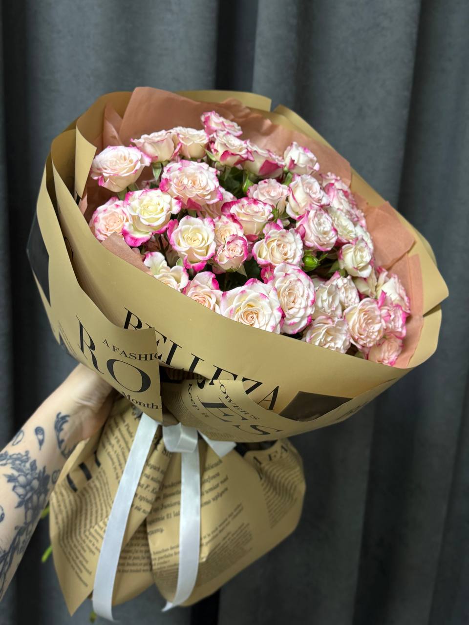 Букет из кустовых роз